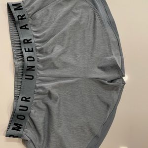 grey under armour loose fitting running shorts - L